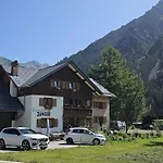In With Wifi Holiday home *